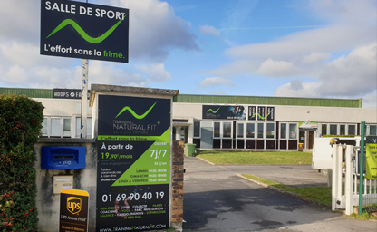 Enseignes - habillage de vitrine Enseignes et marquage vehicule - Ris Orangis 91 Enseignes - habillage de vitrine Enseignes et marquage vehicule - Ris Orangis 91